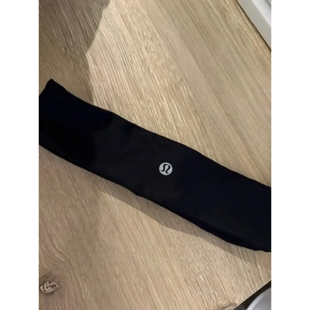 Lululemon Fly Away Tamer Headband in Black